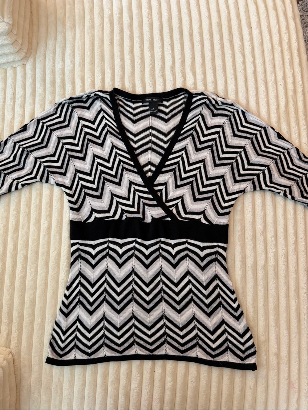 White House Black Market Black & White Chevron V-Neck Sweater. Large